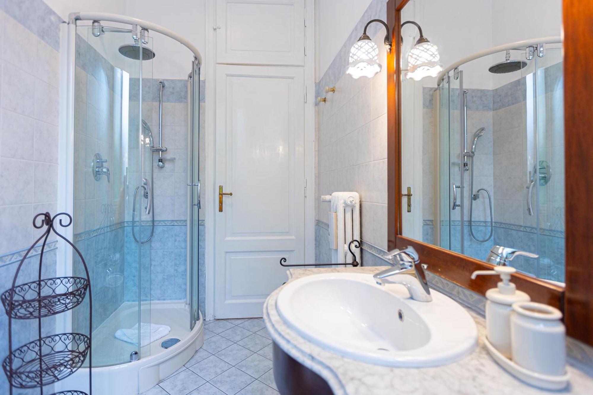 Clodia 5 By In Apartment *